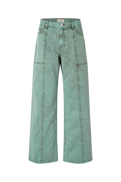 Baum und Pferdgarten Broek Nolia