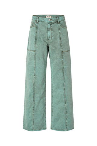 Baum und Pferdgarten Broek Nolia