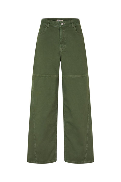 Baum und Pferdgarten Broek Nikolin